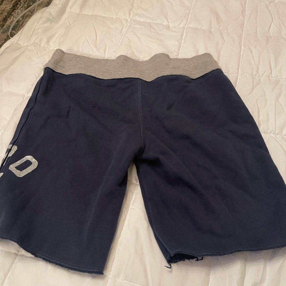 Womens shorts - Picture 2 of 3